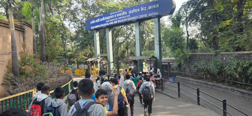 School Excursion 4st to 7th VHS img1